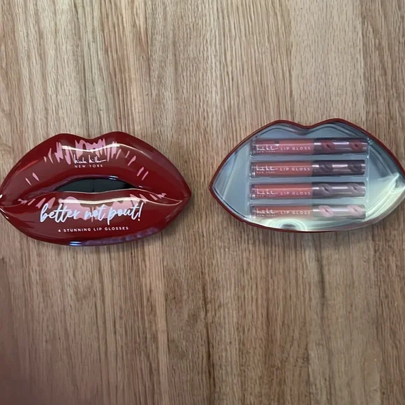 NWOT NEVER USED Nicole Miller lip gloss set - Picture 1 of 5